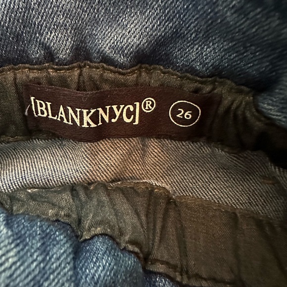 Blank NYC tulip waist with elastic button fly denim - Picture 9 of 11